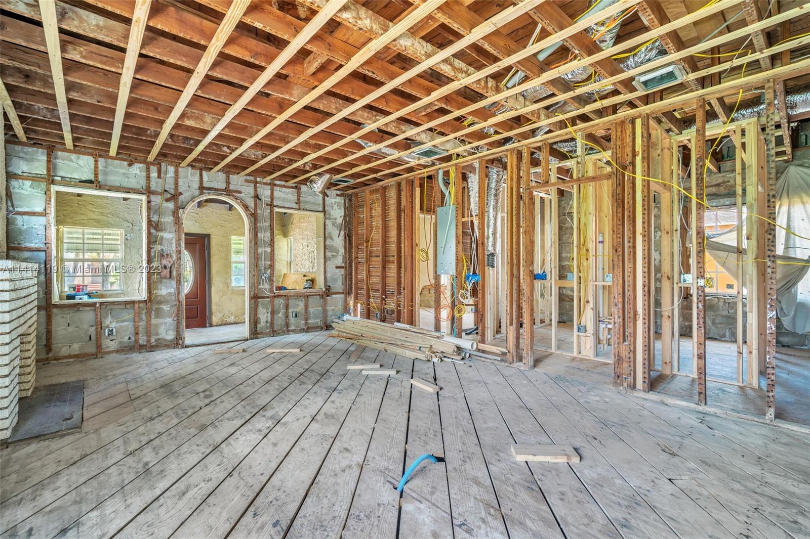 CRESTWOOD - Residential