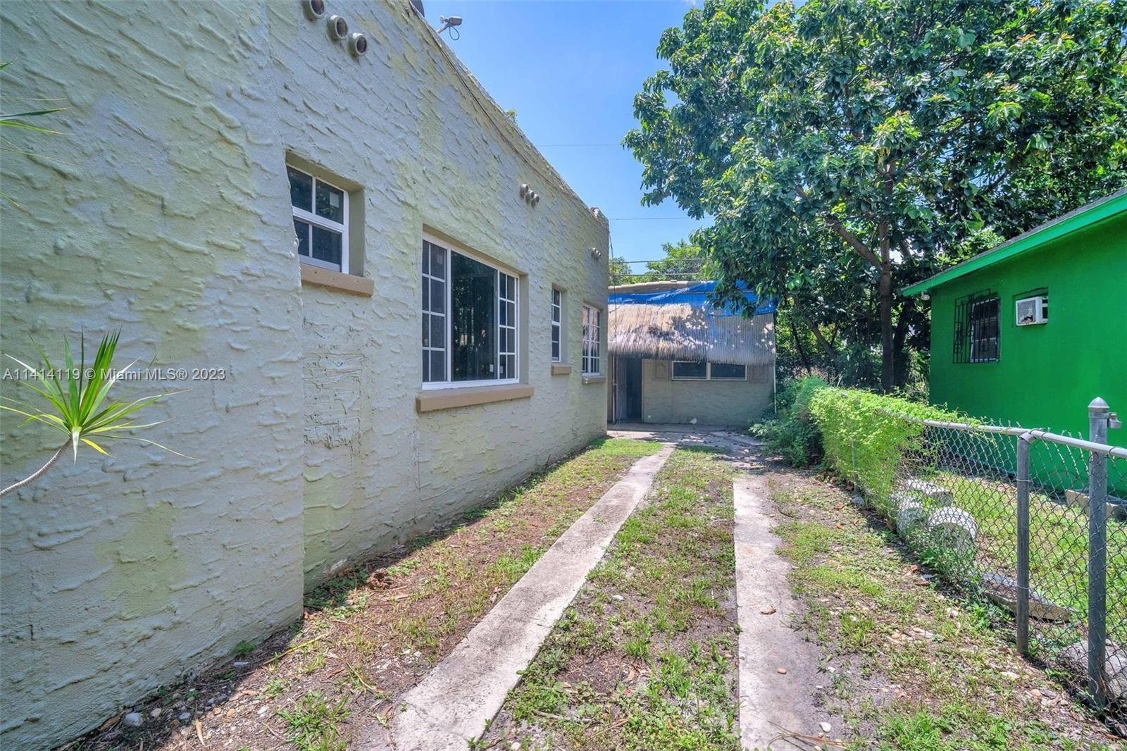 CRESTWOOD - Residential