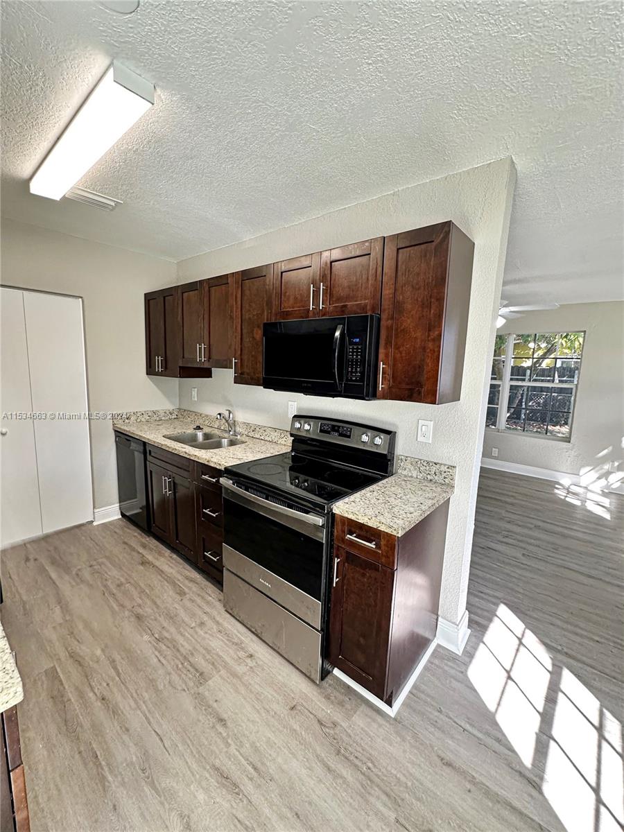 IVES ESTATES SEC 5 - Residential