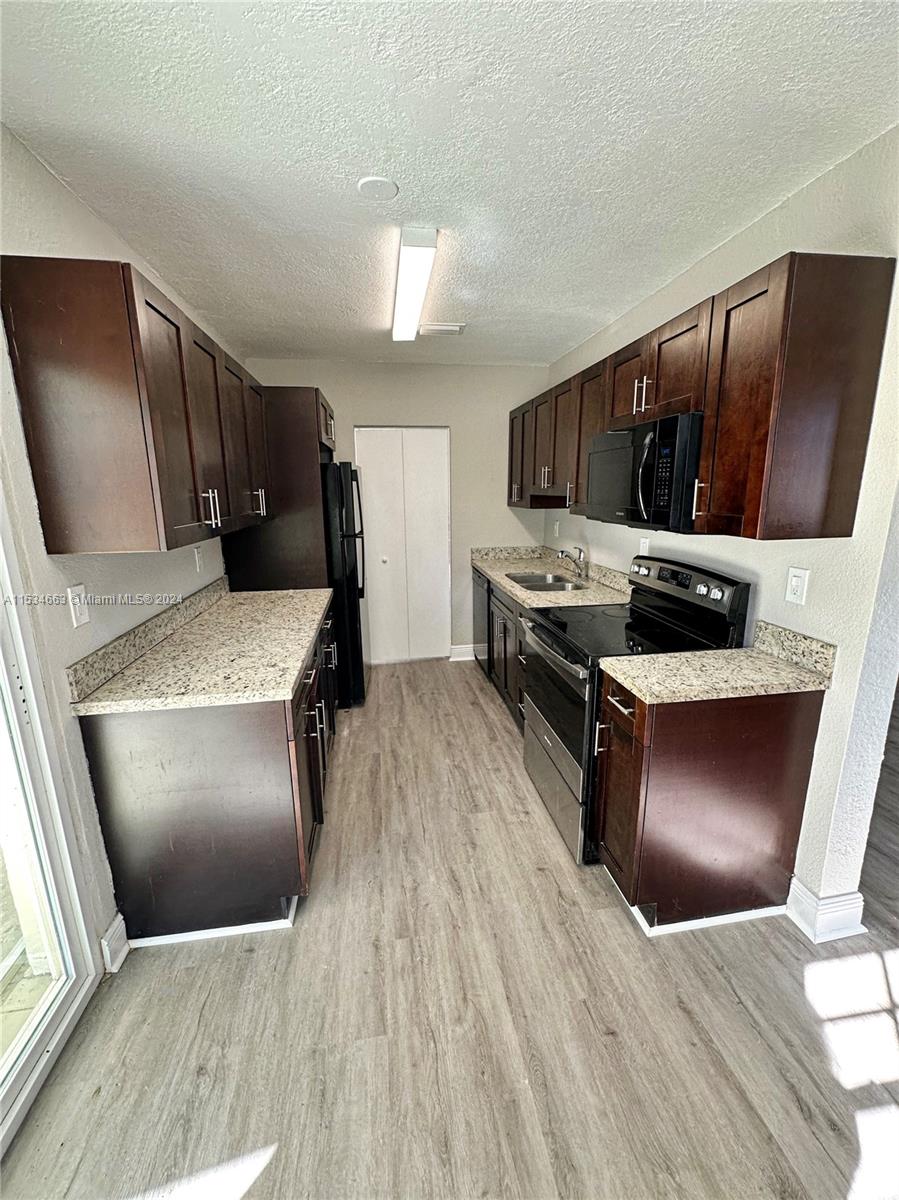 IVES ESTATES SEC 5 - Residential
