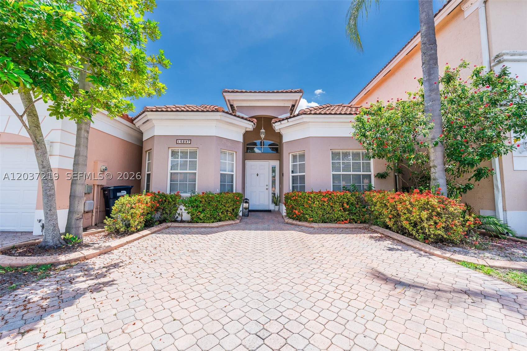 FOREST LAKES COUNTRY GARD - Residential Lease