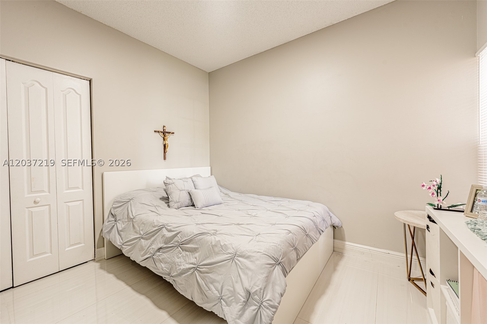 FOREST LAKES COUNTRY GARD - Residential Lease