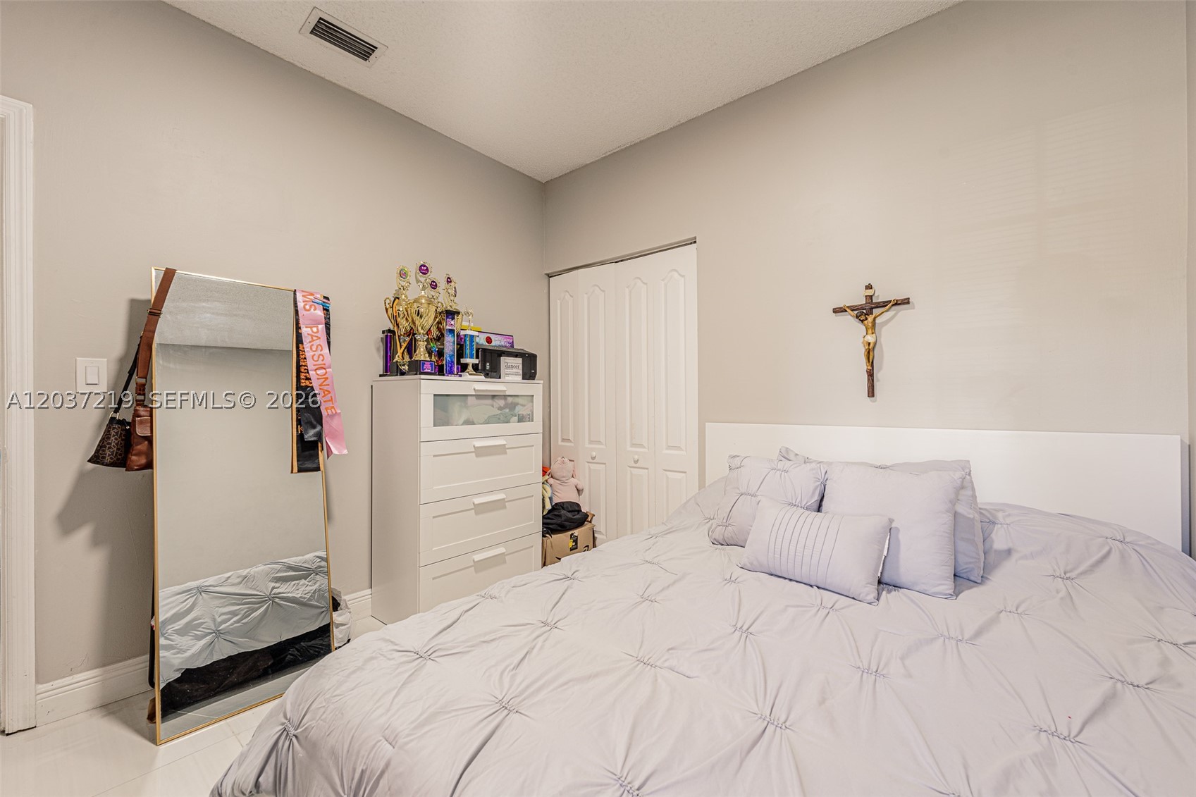FOREST LAKES COUNTRY GARD - Residential Lease