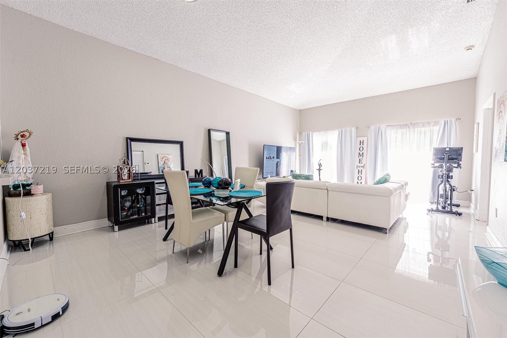 FOREST LAKES COUNTRY GARD - Residential Lease