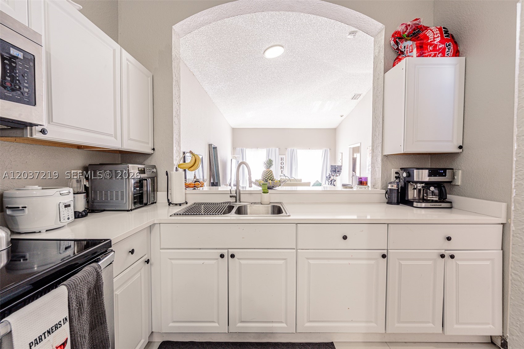 FOREST LAKES COUNTRY GARD - Residential Lease