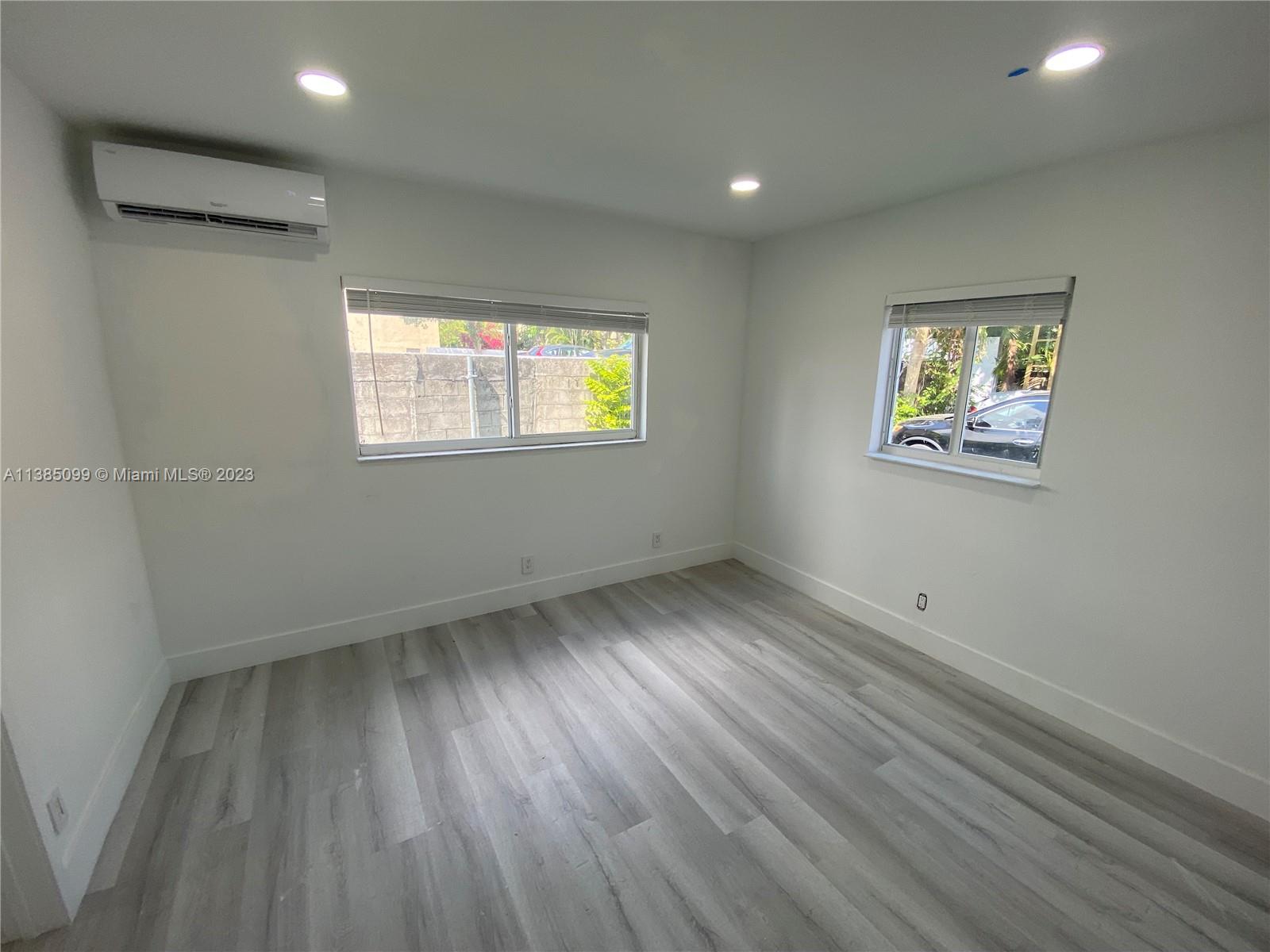 COCO PALM CONDO - Residential Lease