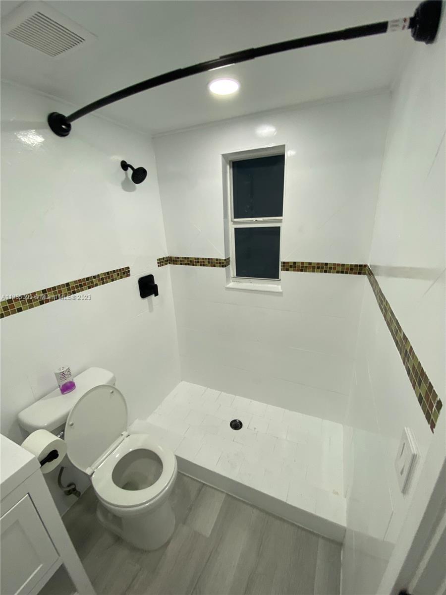 COCO PALM CONDO - Residential Lease