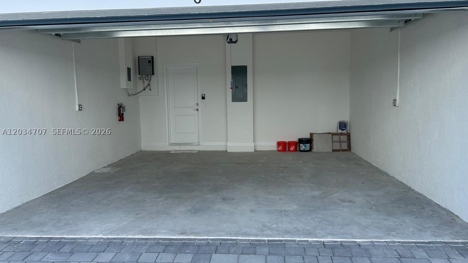 VIVANT BLVD COLLECTION - Residential Lease