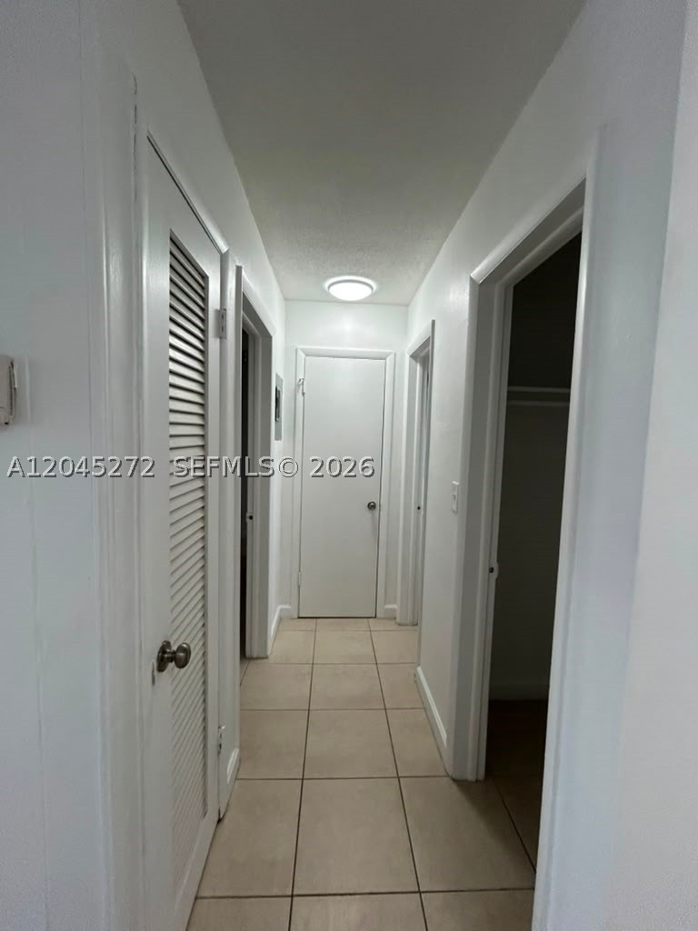 HOLLYWOOD LITTLE RANCHES - Residential Lease
