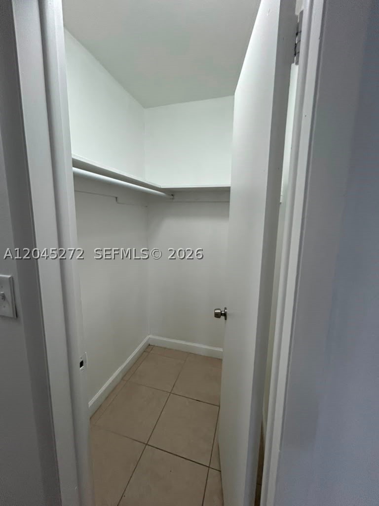 HOLLYWOOD LITTLE RANCHES - Residential Lease