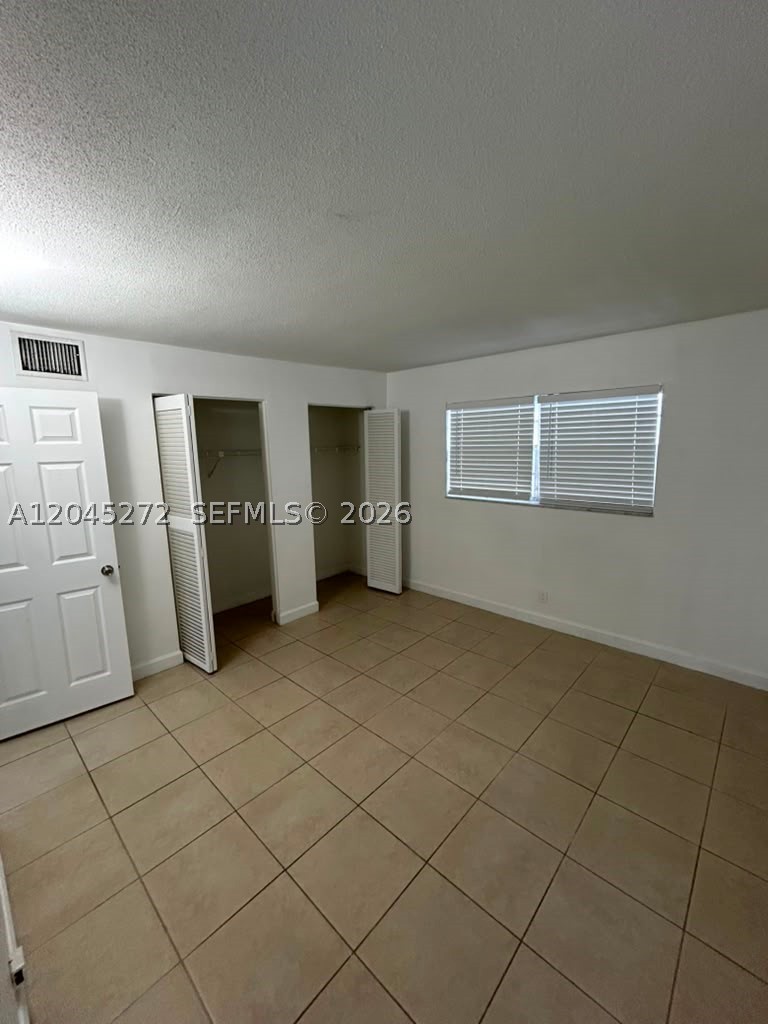 HOLLYWOOD LITTLE RANCHES - Residential Lease