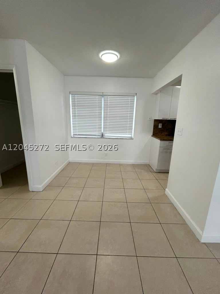 HOLLYWOOD LITTLE RANCHES - Residential Lease