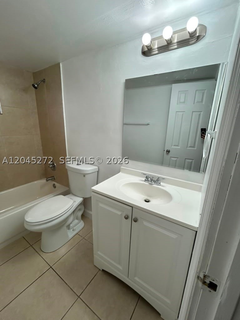 HOLLYWOOD LITTLE RANCHES - Residential Lease