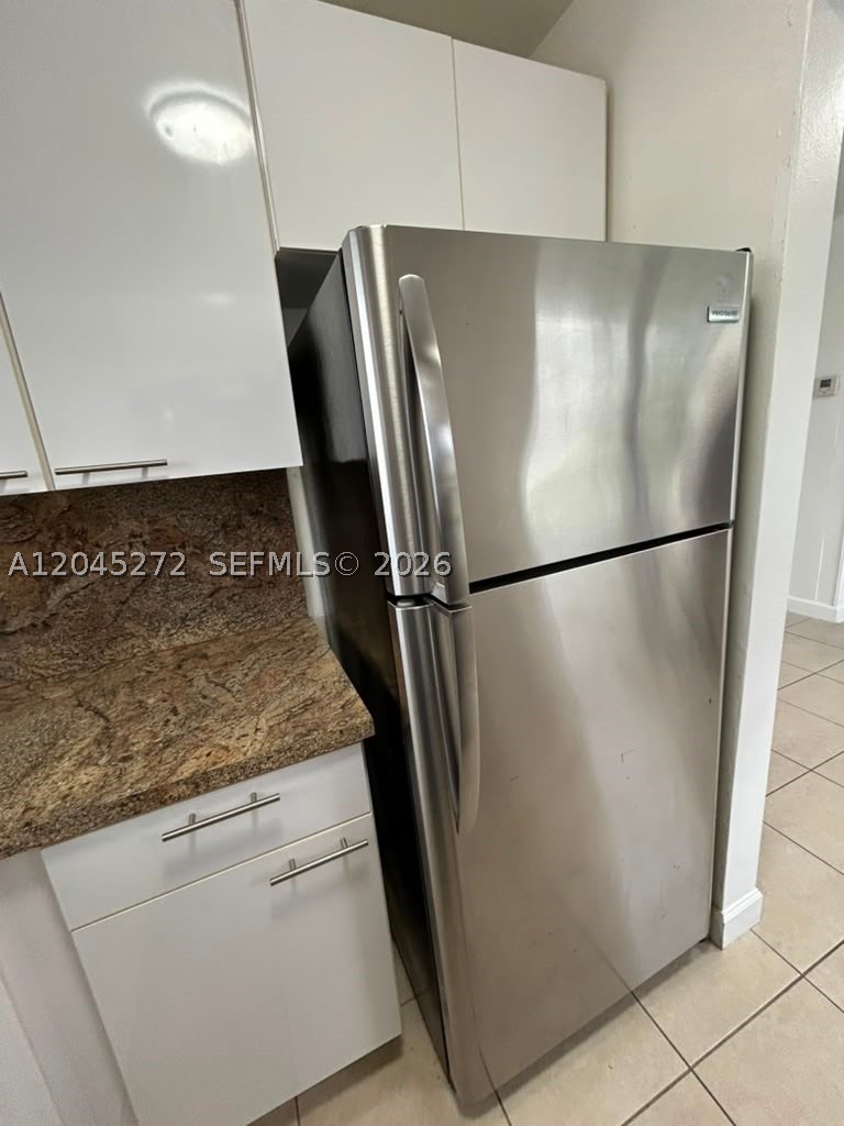 HOLLYWOOD LITTLE RANCHES - Residential Lease