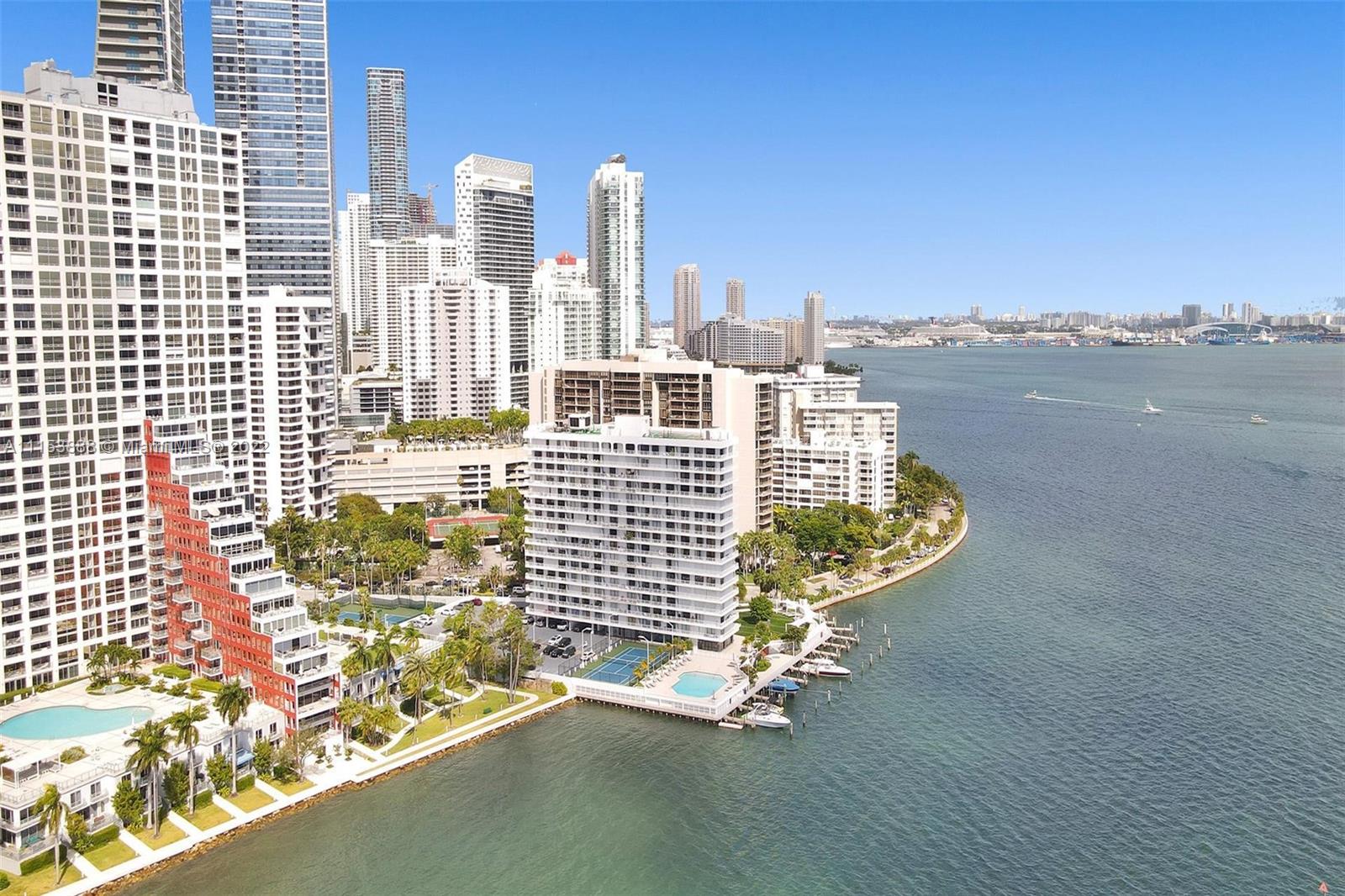 BRICKELL HARBOUR CONDO - Residential