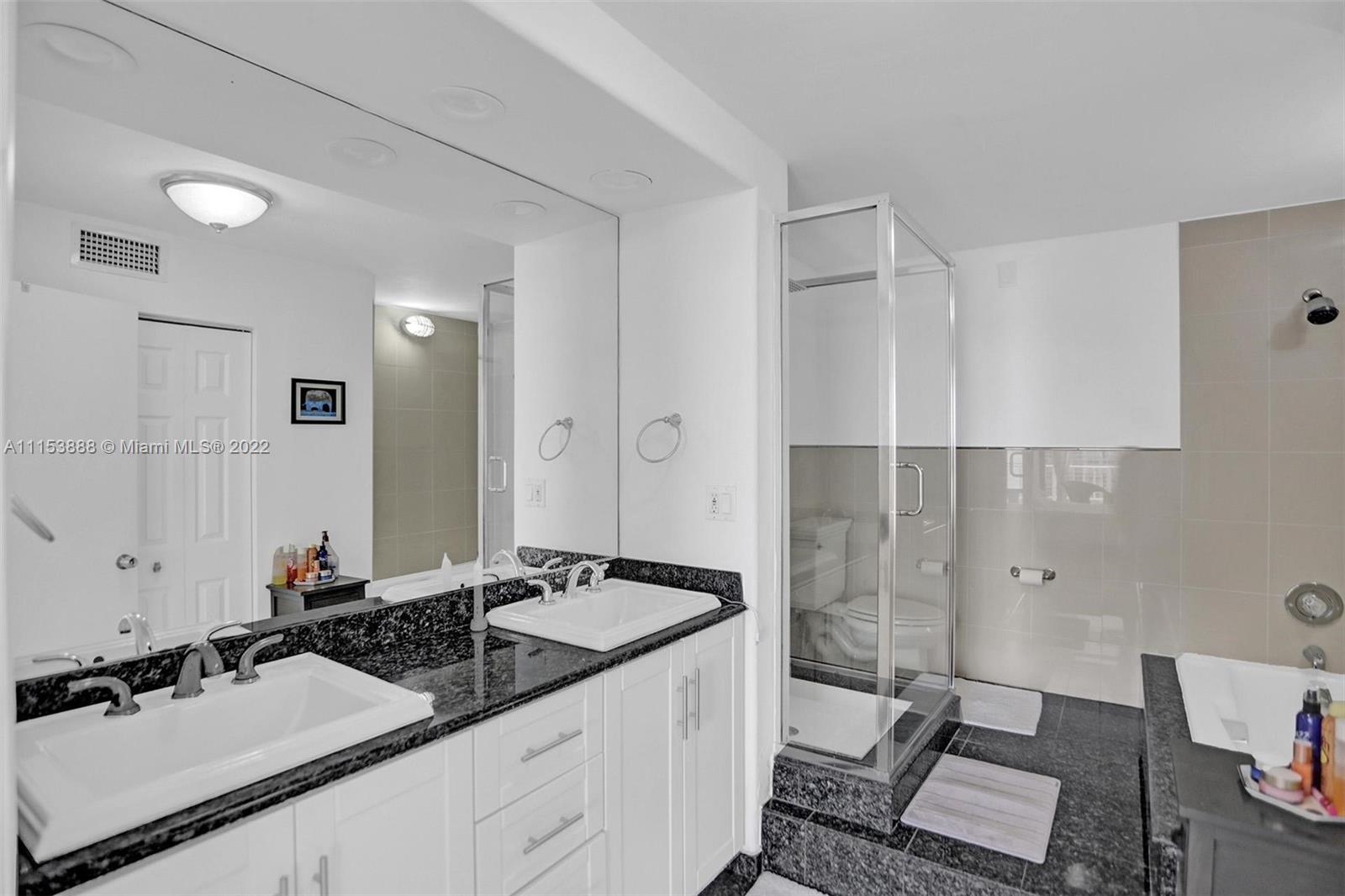 BRICKELL HARBOUR CONDO - Residential
