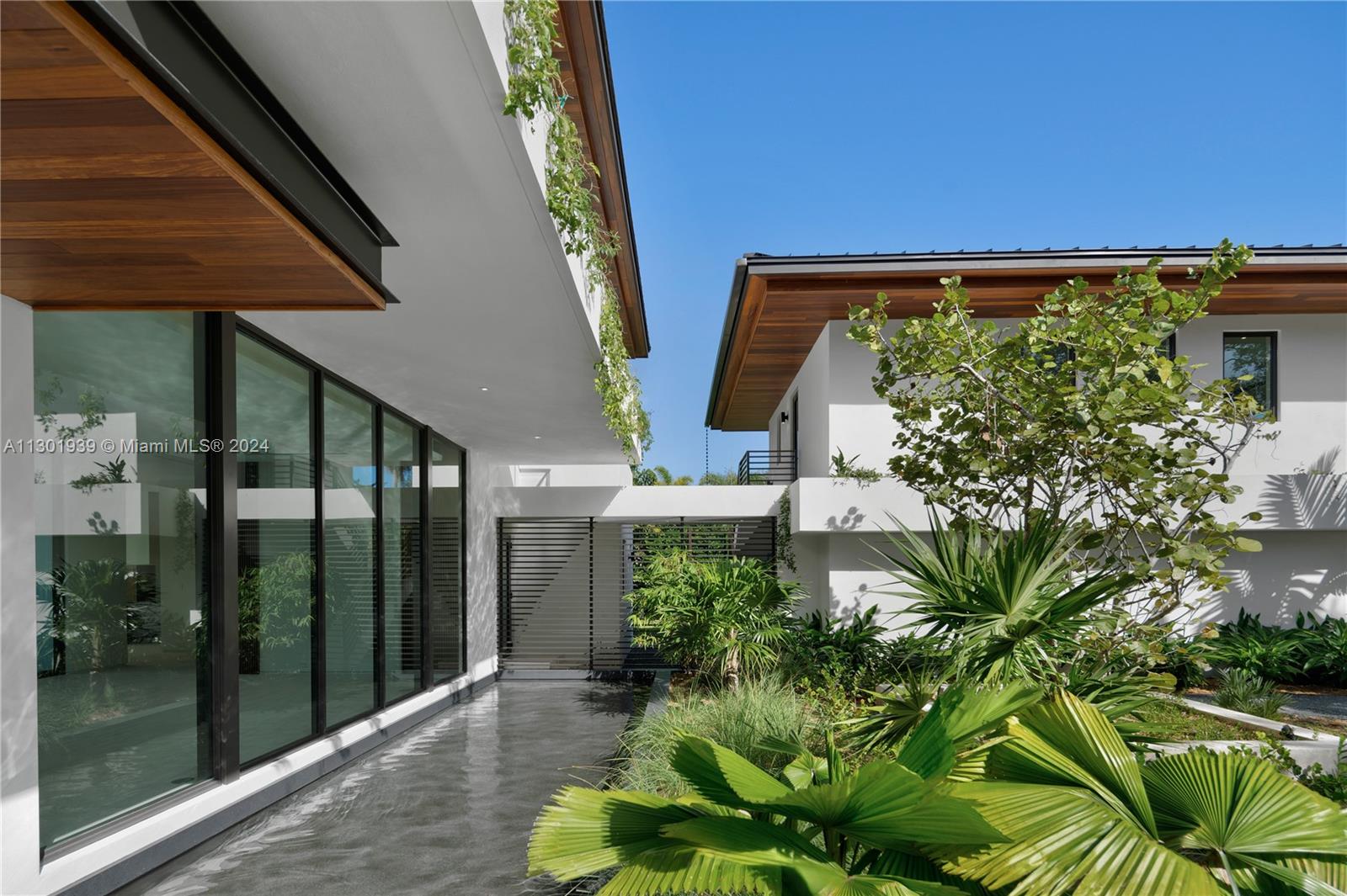SNAPPER CREEK LAKES SUB - Residential