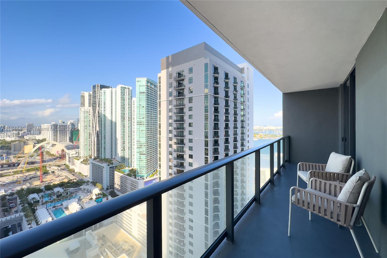 NATIIVO/GALE RESIDENCES - Residential