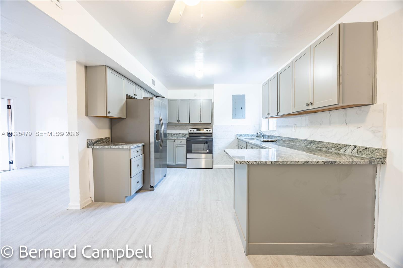 LAUDERDALE MANORS ADD - Residential