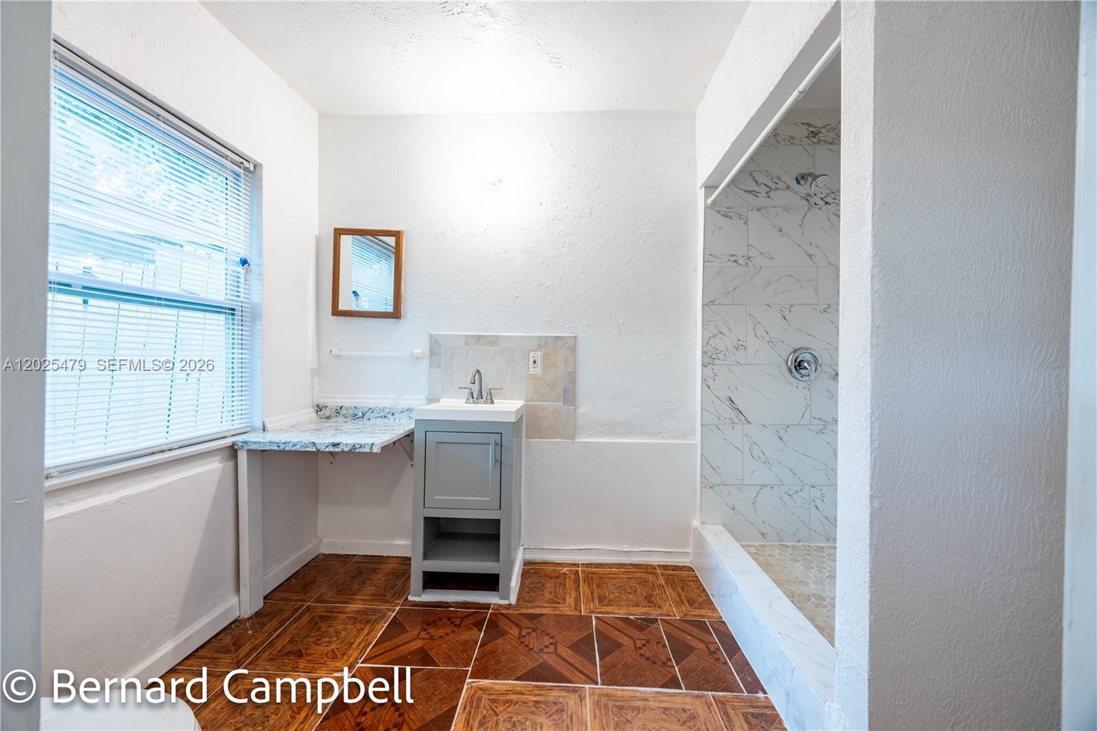 LAUDERDALE MANORS ADD - Residential