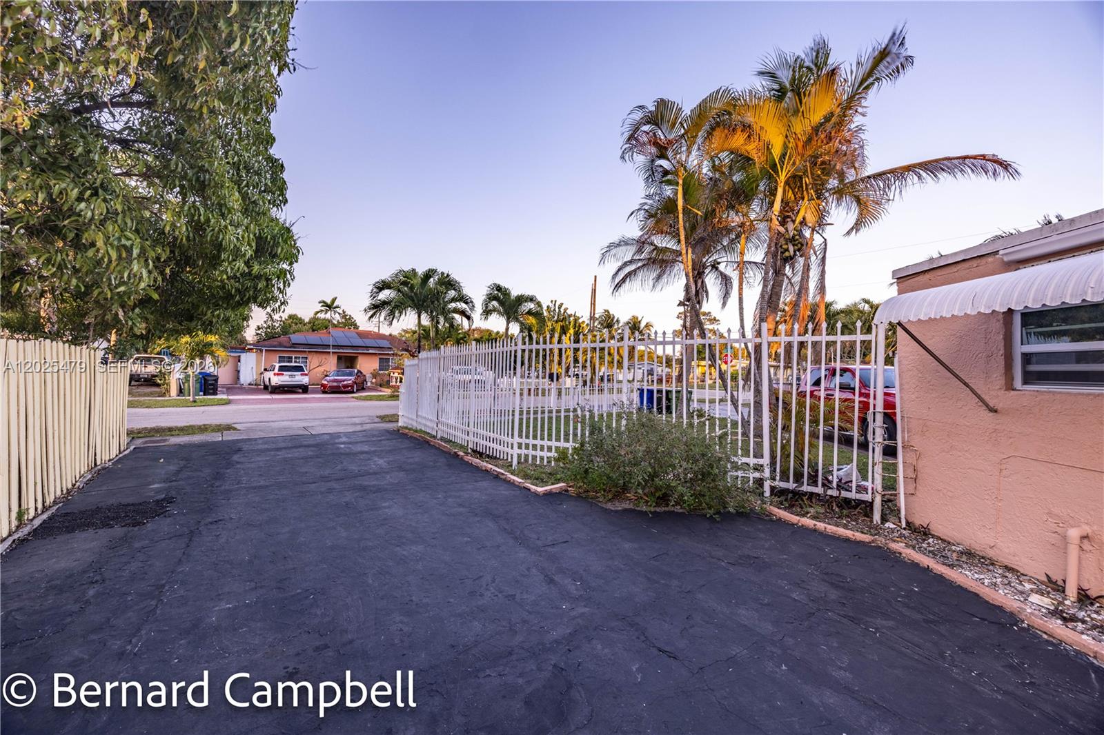 LAUDERDALE MANORS ADD - Residential