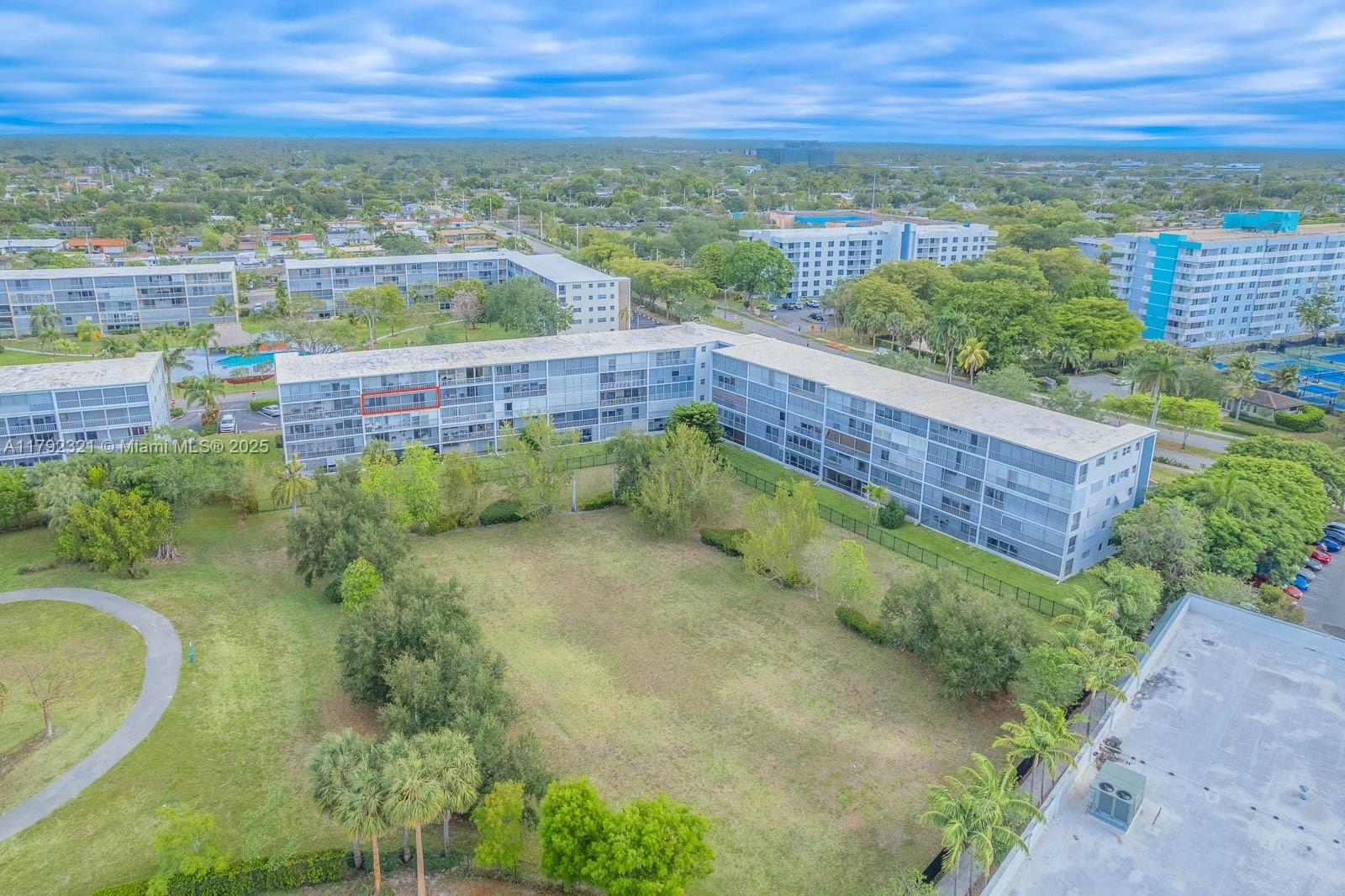 HILLCREST COUNTRY CLUB NO - Residential