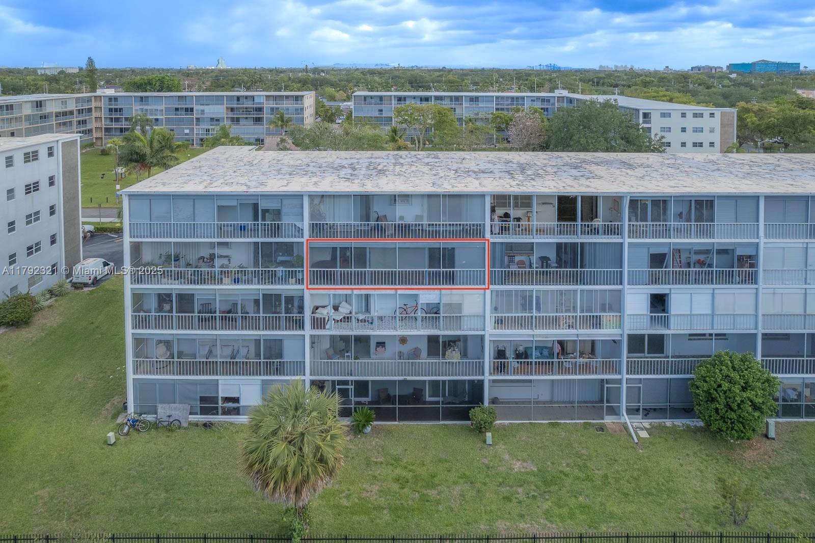 HILLCREST COUNTRY CLUB NO - Residential