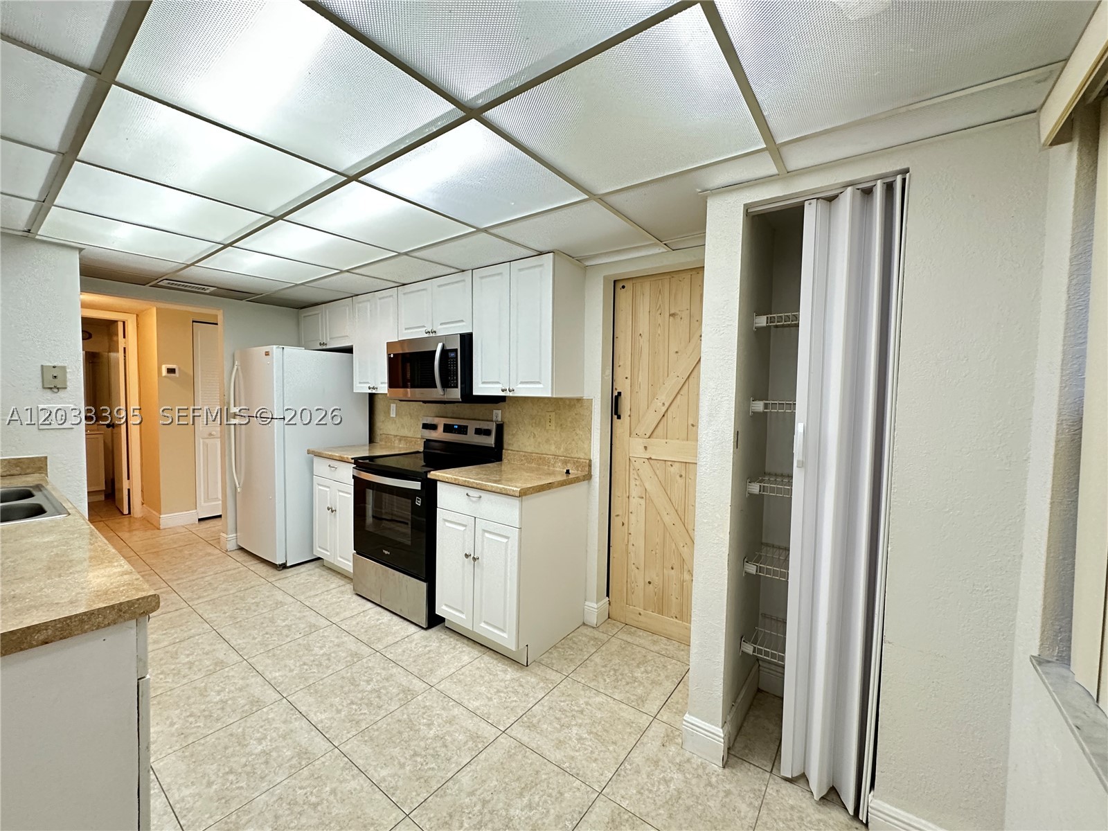 LAGO WEST CONDOMINIUM - Residential Lease