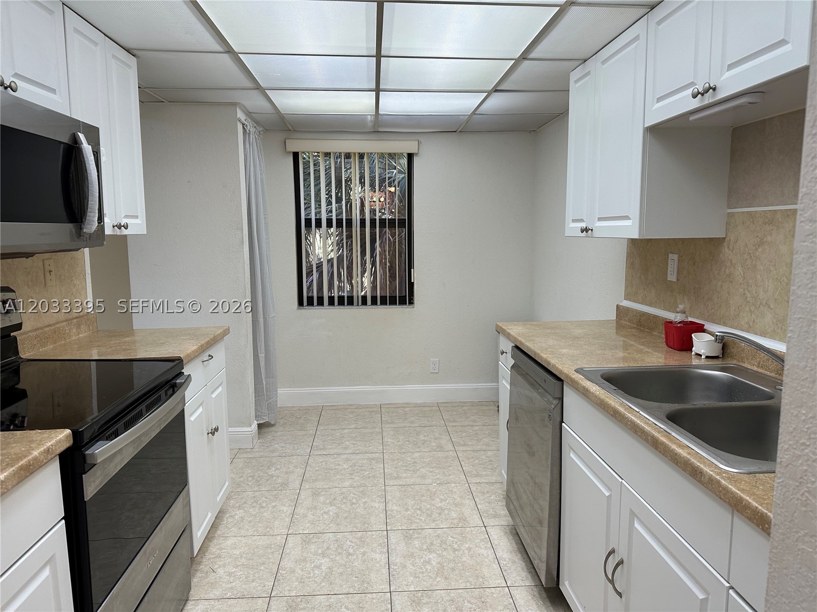 LAGO WEST CONDOMINIUM - Residential Lease