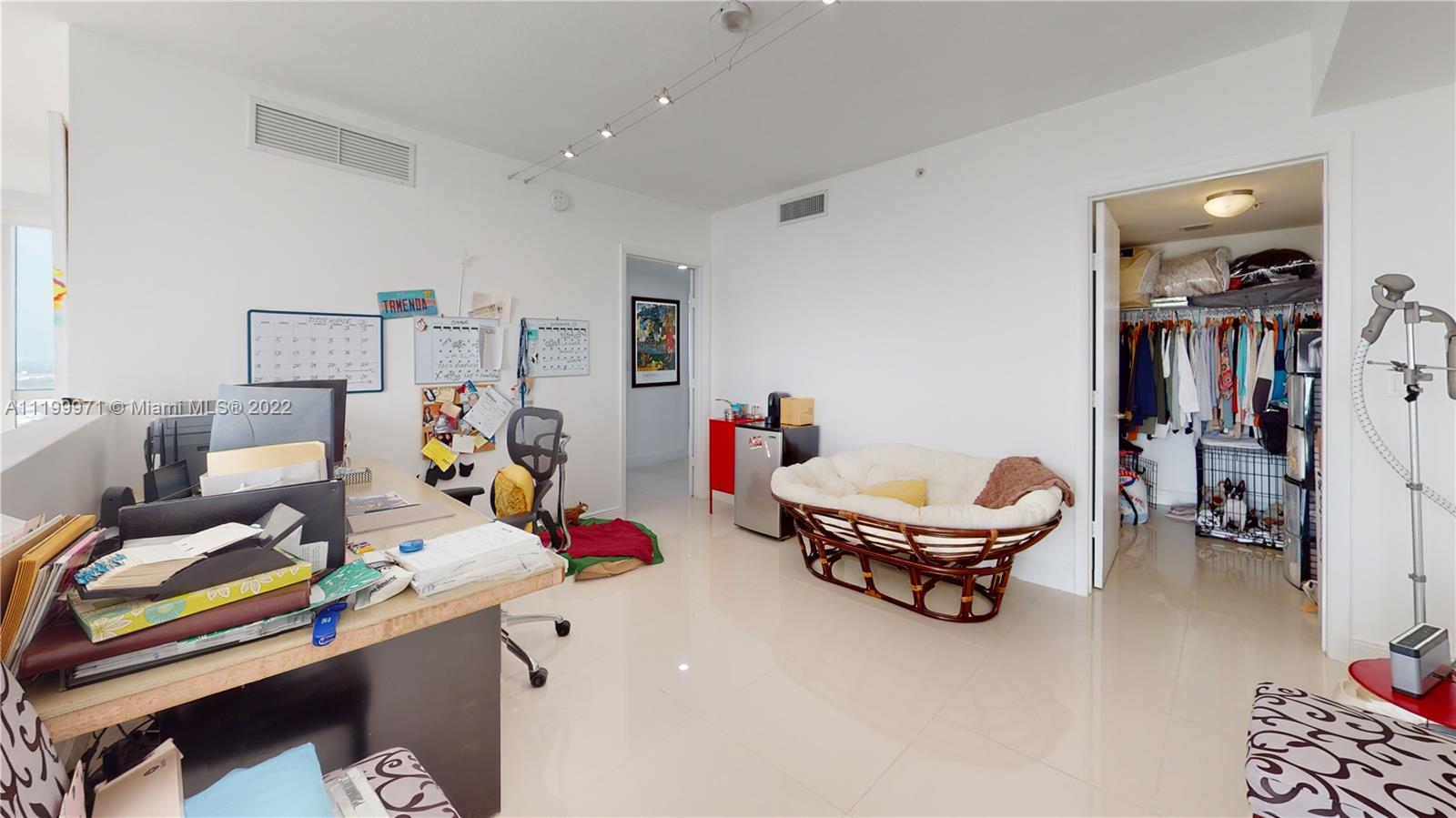 TERRAZAS RIVERPARK VILLAG - Residential