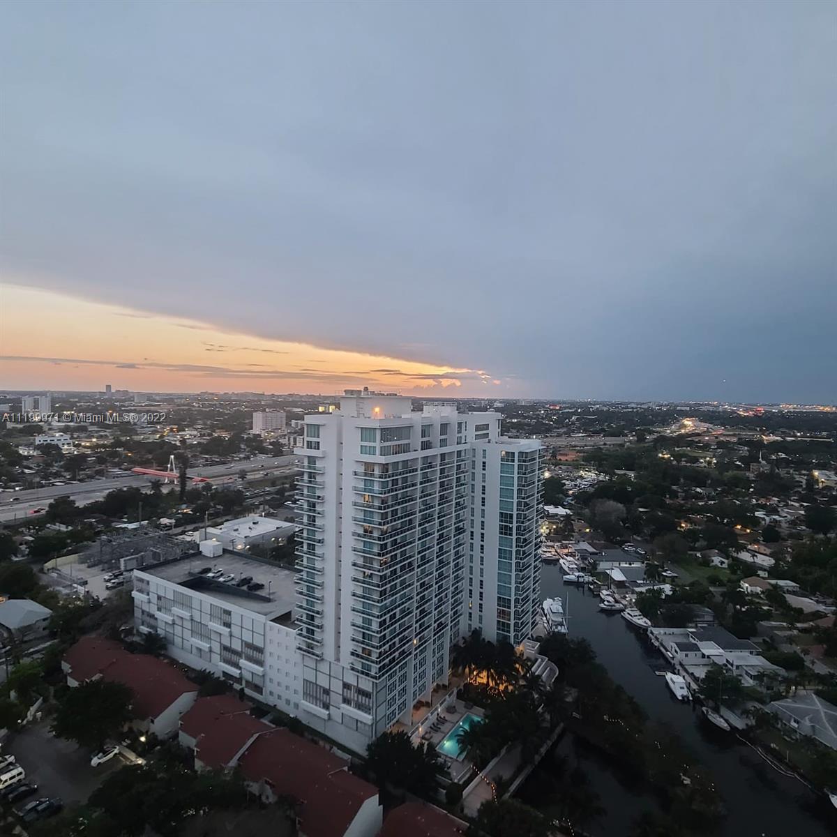 TERRAZAS RIVERPARK VILLAG - Residential