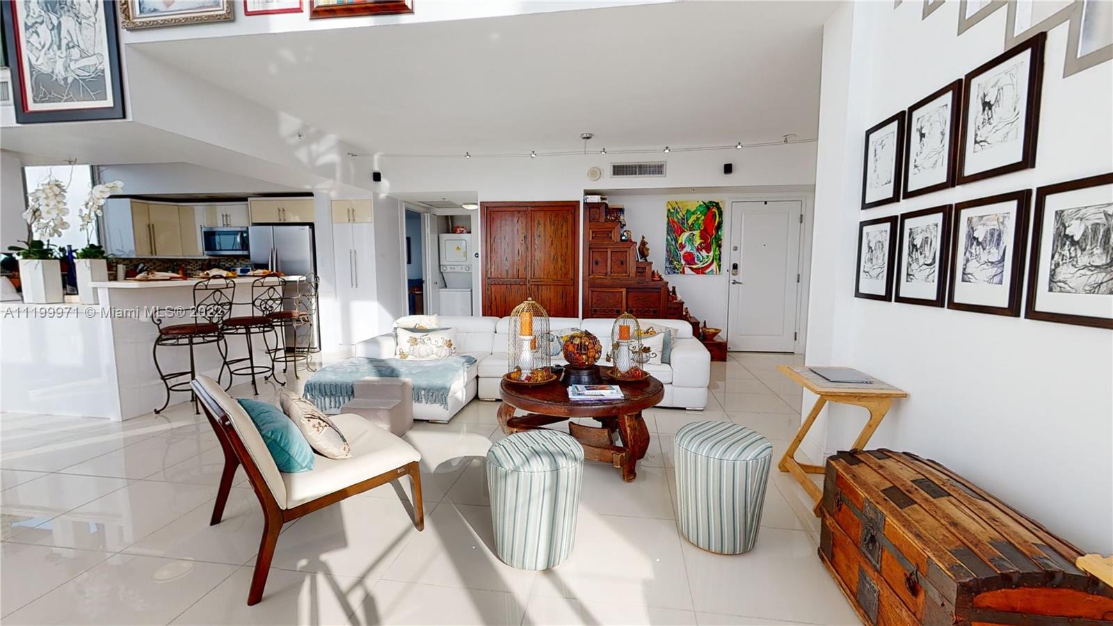 TERRAZAS RIVERPARK VILLAG - Residential