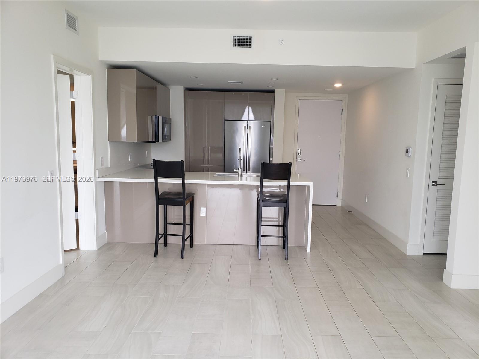METROPICA NORTH TOWER ONE - Residential