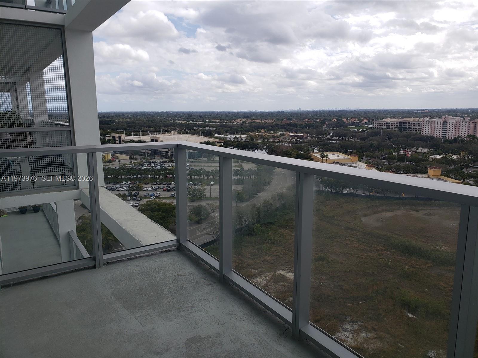 METROPICA NORTH TOWER ONE - Residential