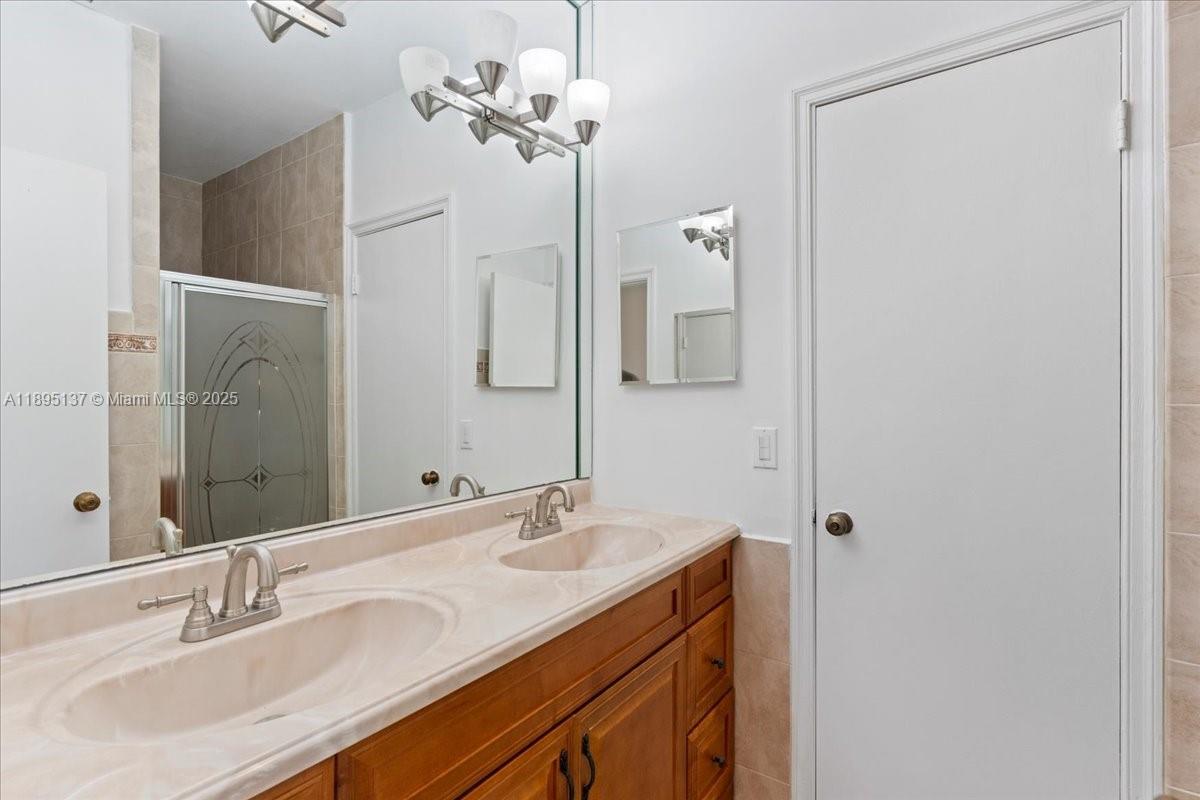 GREYKNOLL ESTATES - Residential