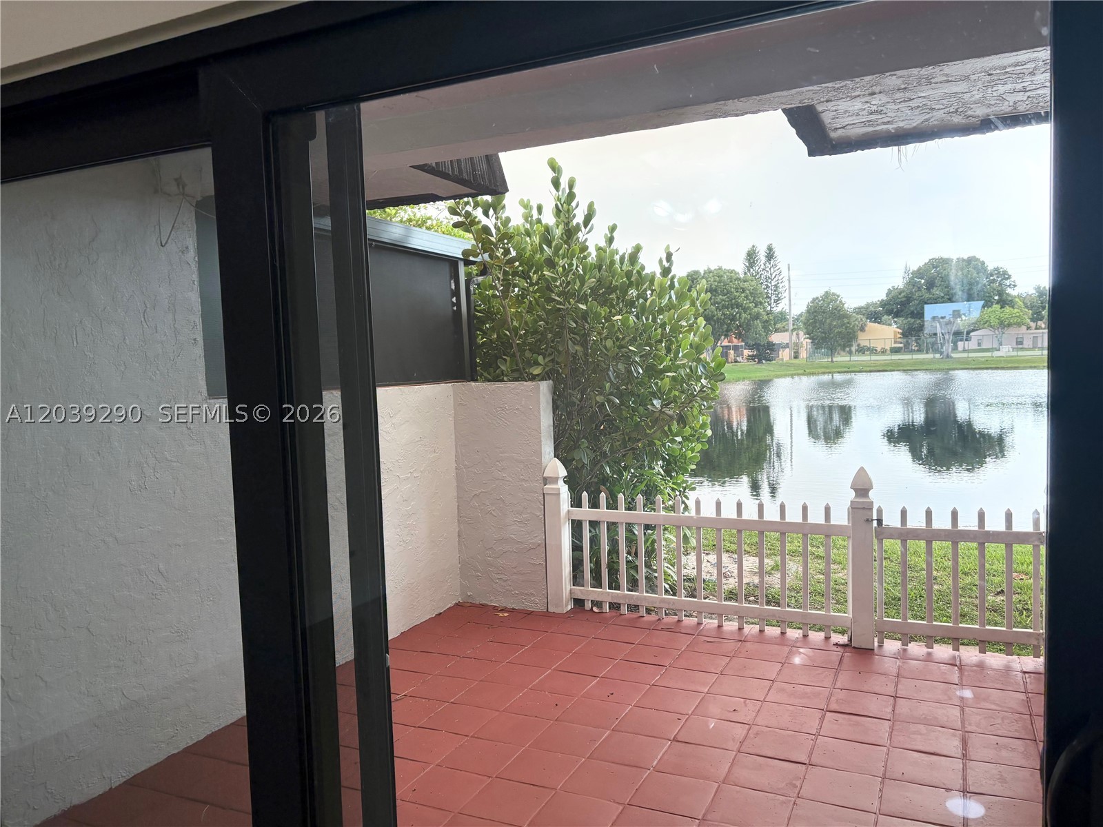 WESTVIEW CONDOMINIUM NO T - Residential Lease