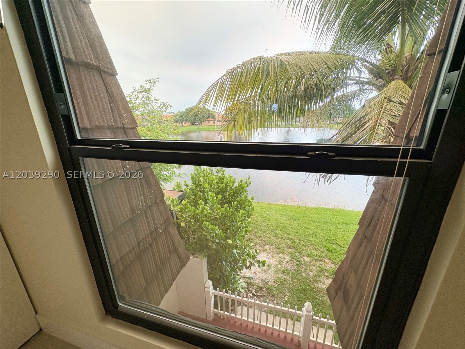 WESTVIEW CONDOMINIUM NO T - Residential Lease