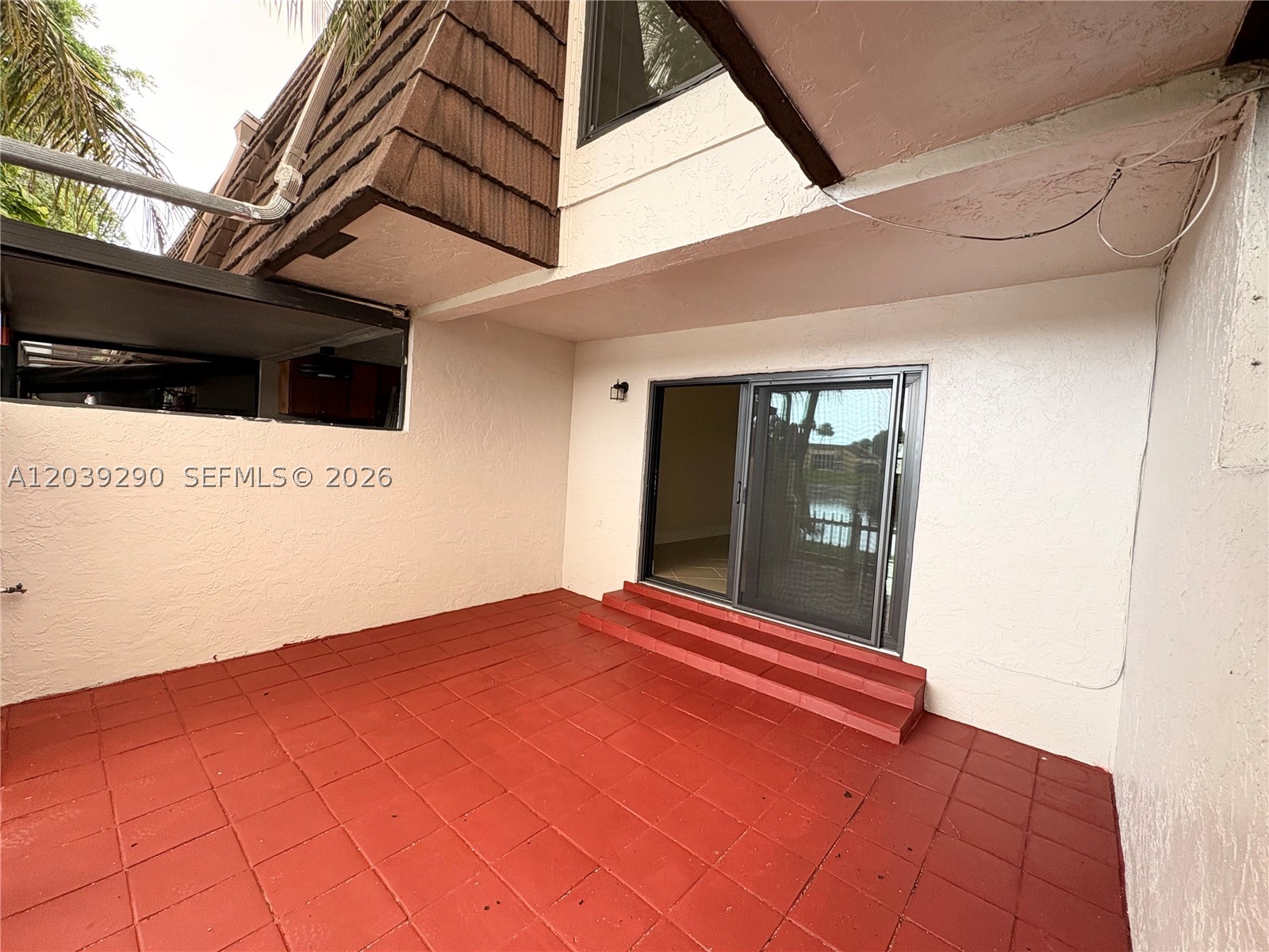 WESTVIEW CONDOMINIUM NO T - Residential Lease