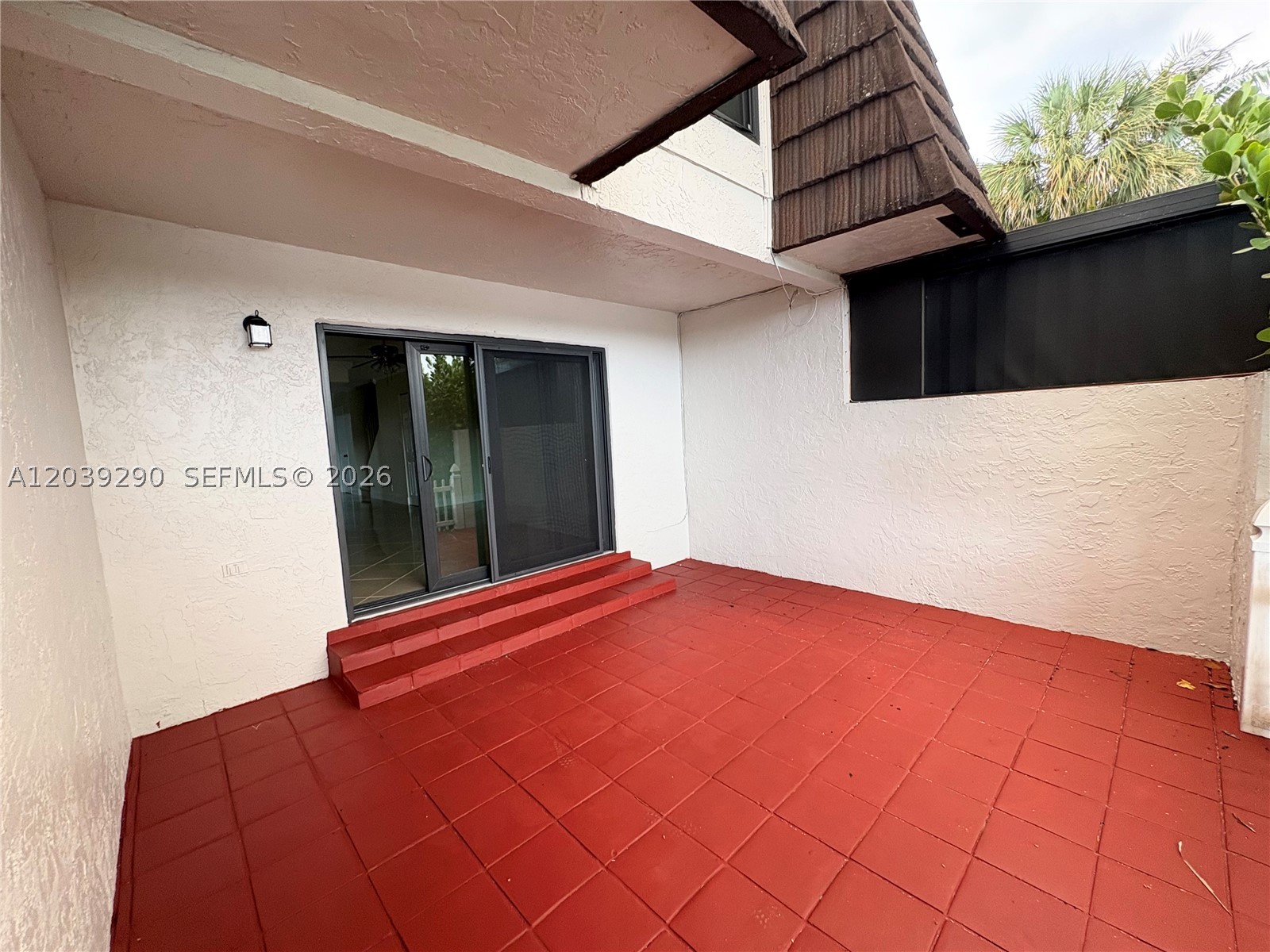 WESTVIEW CONDOMINIUM NO T - Residential Lease