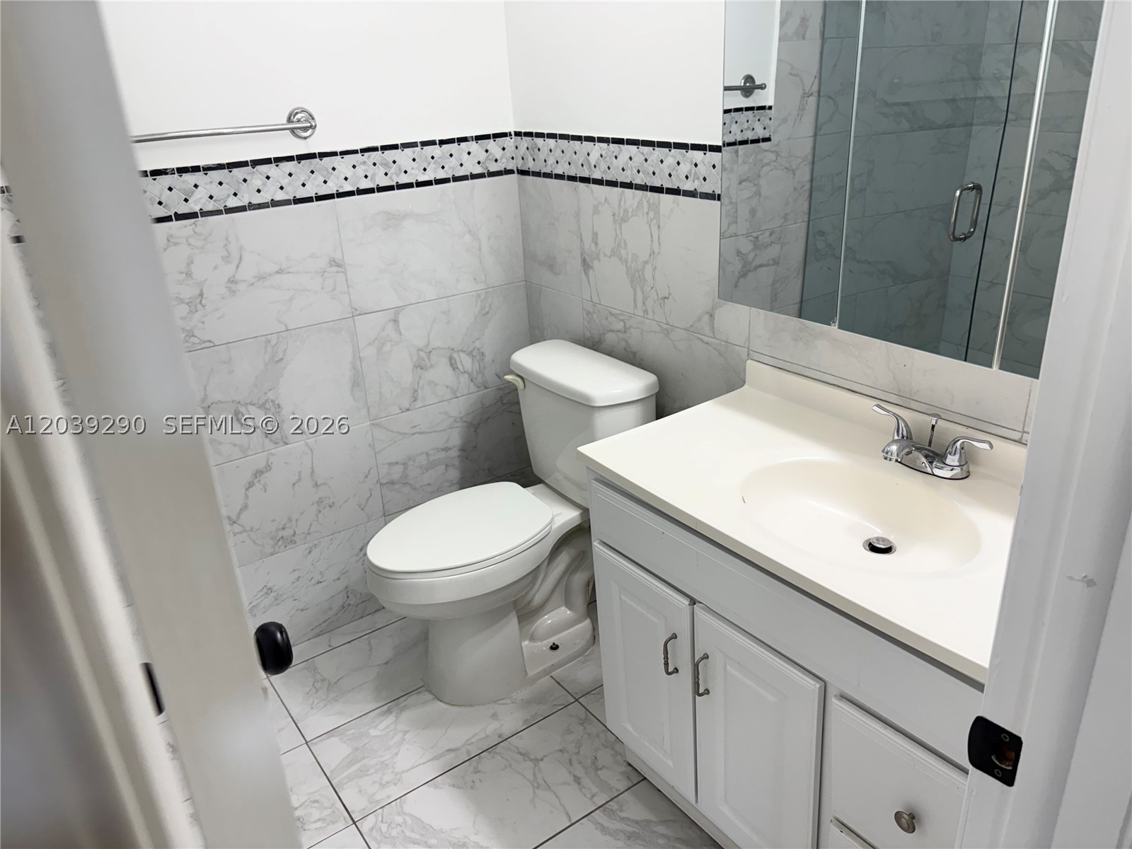 WESTVIEW CONDOMINIUM NO T - Residential Lease