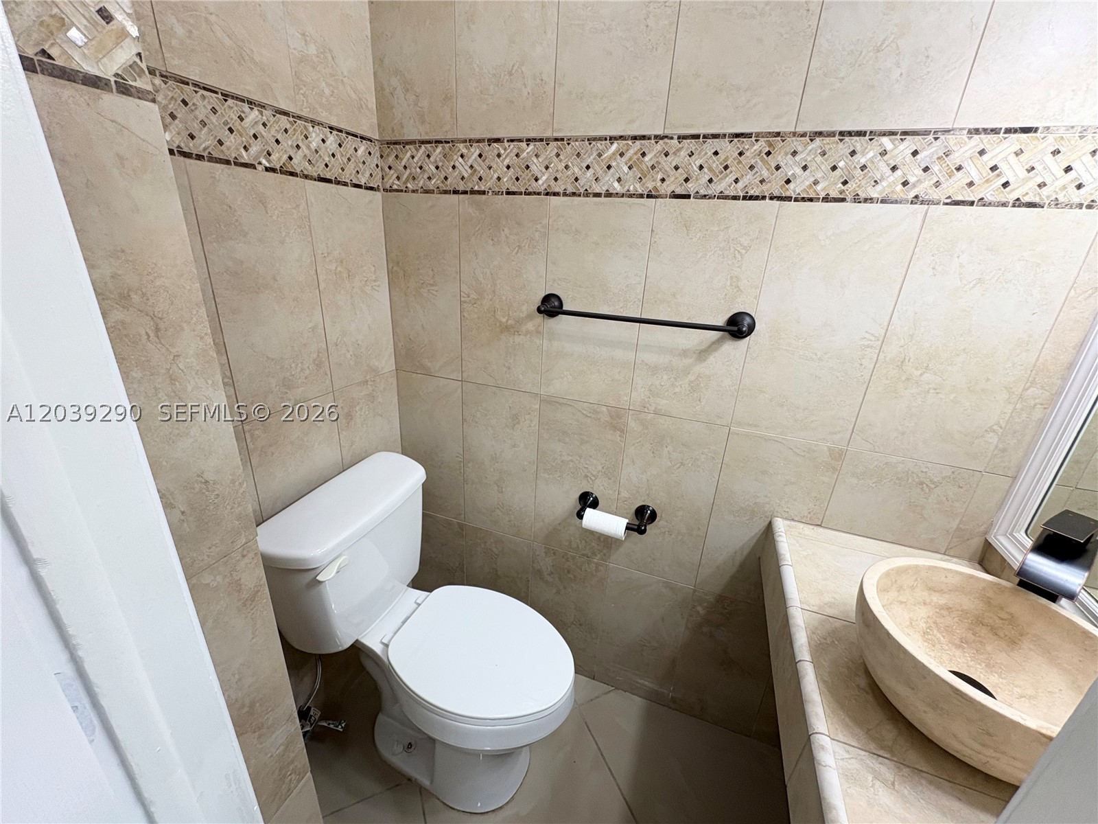 WESTVIEW CONDOMINIUM NO T - Residential Lease