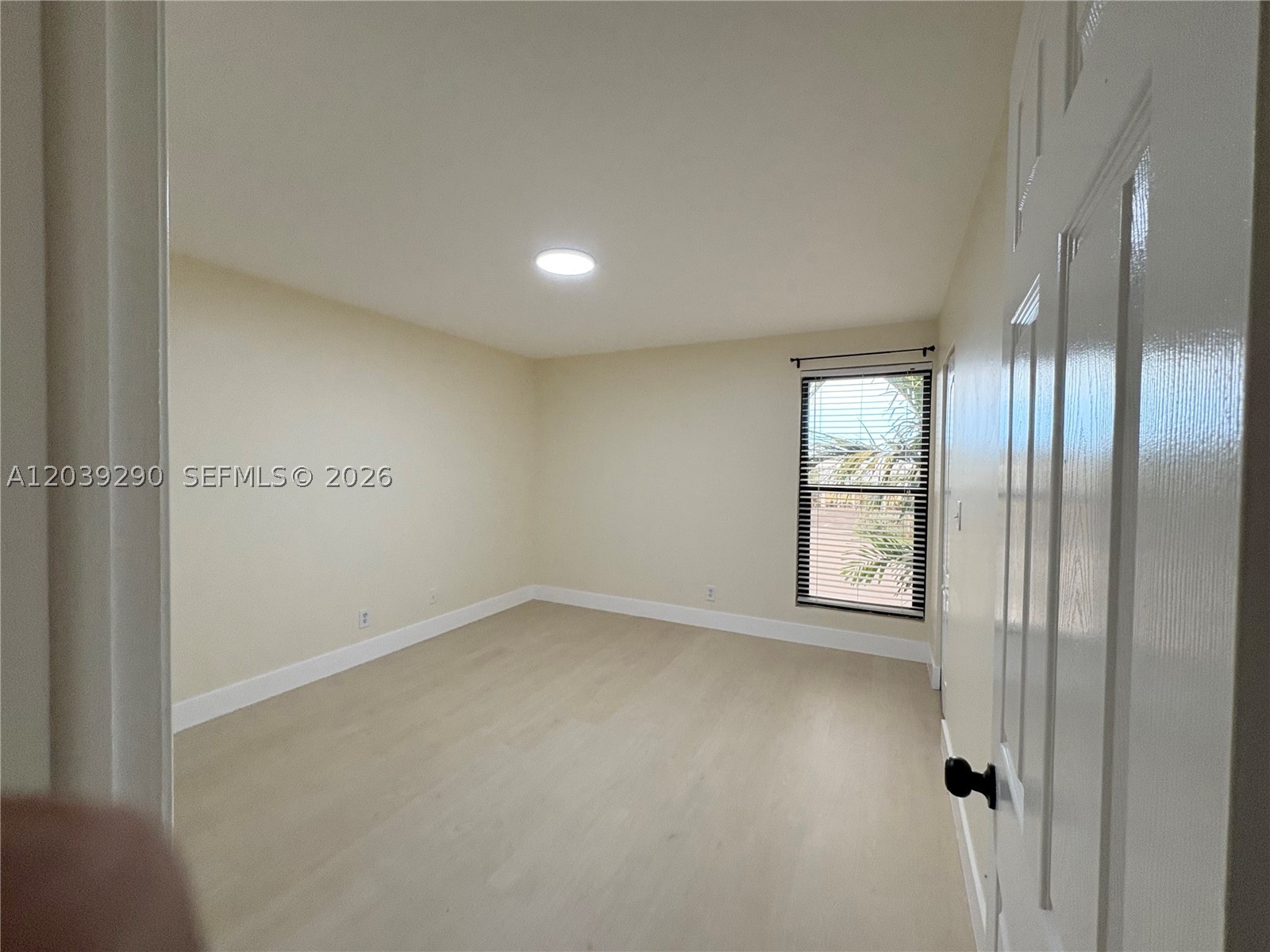 WESTVIEW CONDOMINIUM NO T - Residential Lease