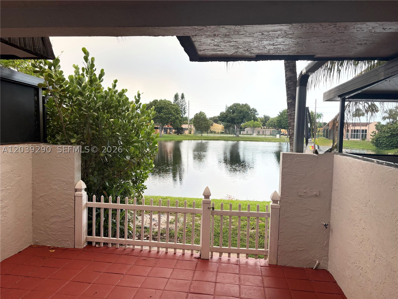 WESTVIEW CONDOMINIUM NO T - Residential Lease