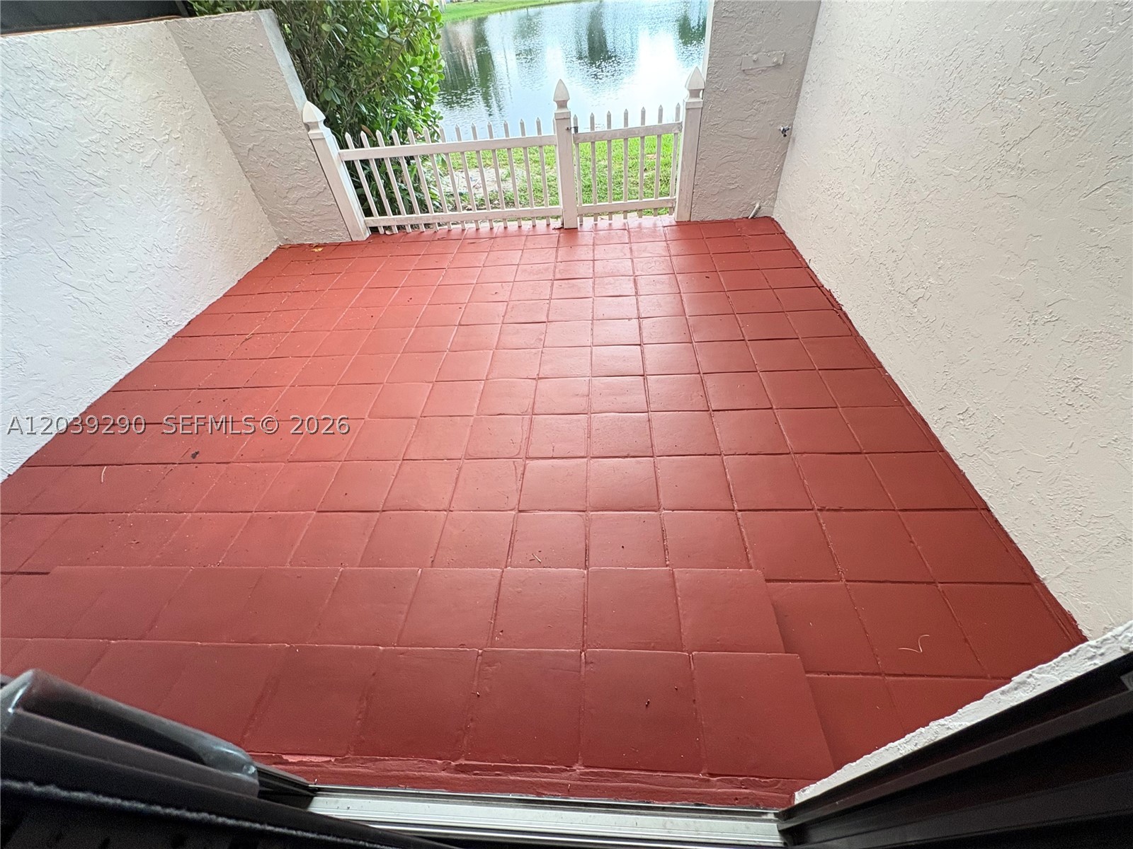 WESTVIEW CONDOMINIUM NO T - Residential Lease