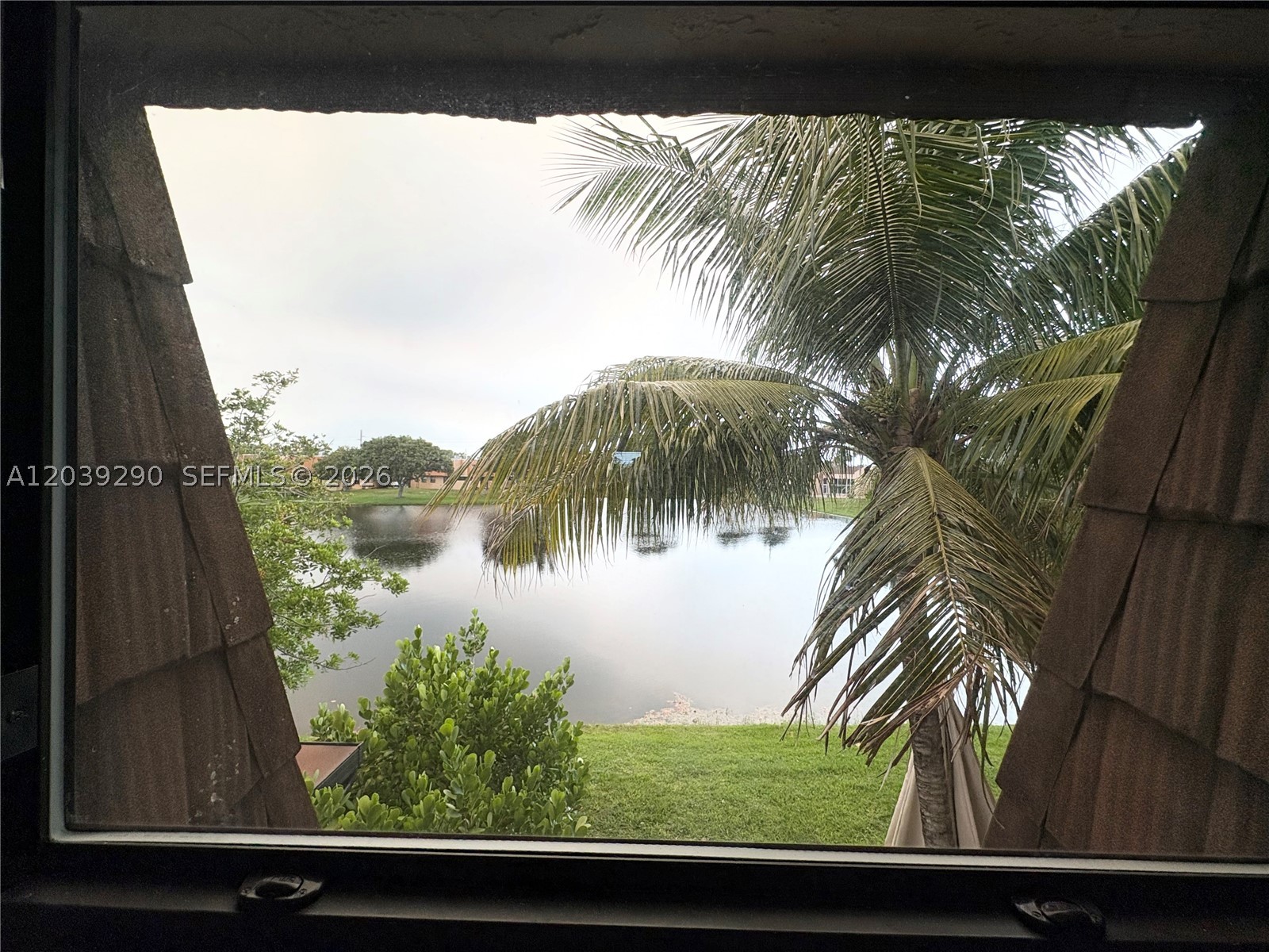WESTVIEW CONDOMINIUM NO T - Residential Lease