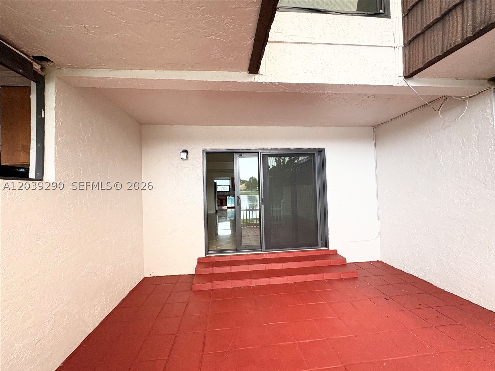 WESTVIEW CONDOMINIUM NO T - Residential Lease