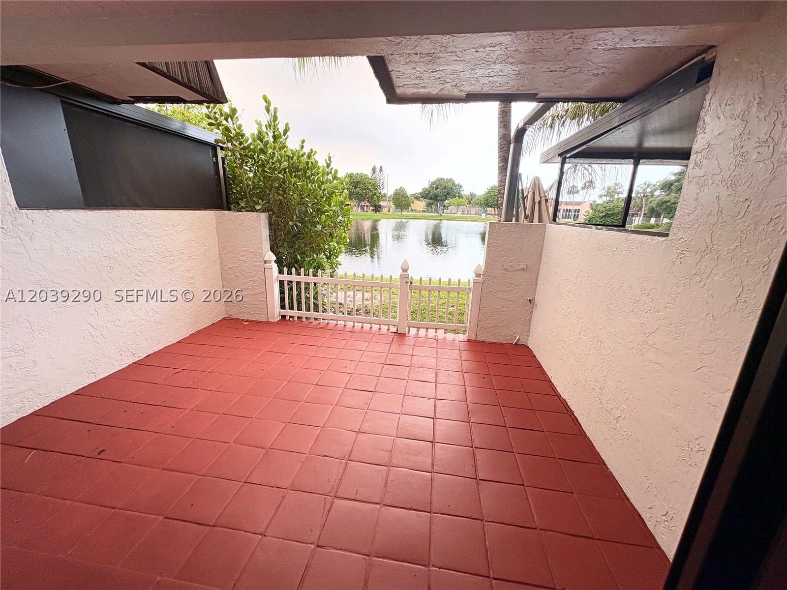 WESTVIEW CONDOMINIUM NO T - Residential Lease