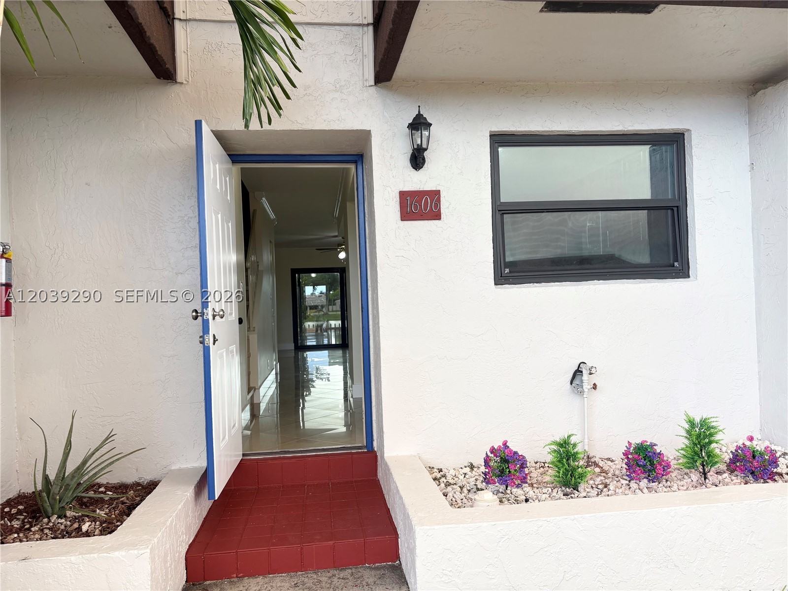WESTVIEW CONDOMINIUM NO T - Residential Lease