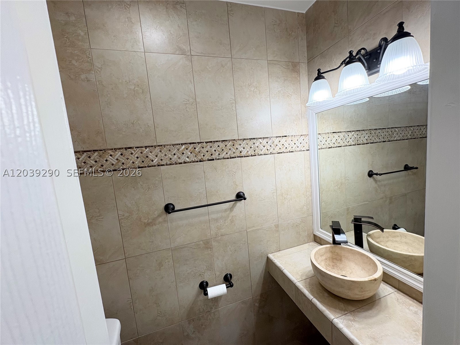 WESTVIEW CONDOMINIUM NO T - Residential Lease