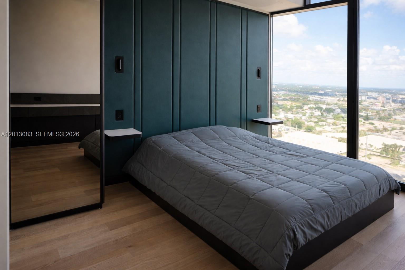 E11EVEN RESIDENCES - Residential